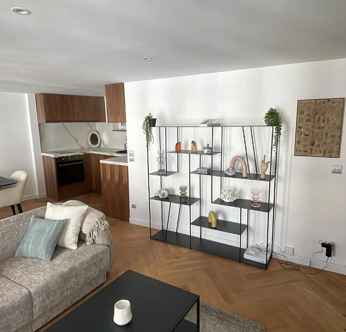 Apartment Neuf A 500m Des Champs-elysees *